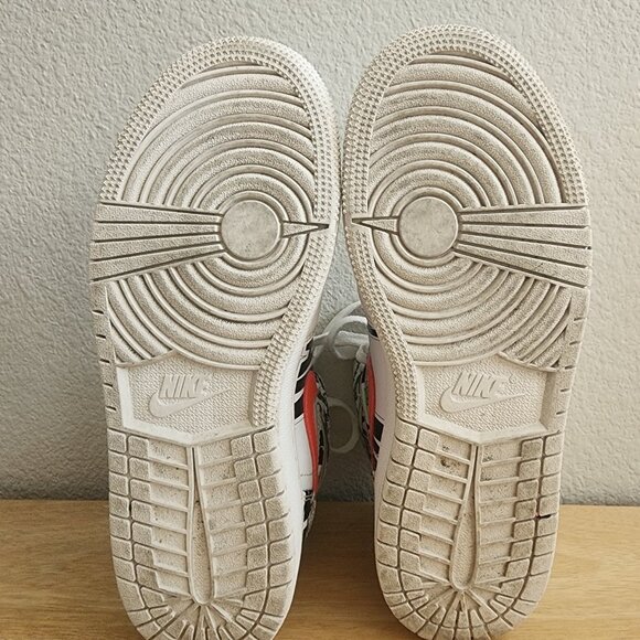 Nike Air Jordan 1 Mid All Over Print Logos Boys Size 4Y 554724-119 - Picture 13 of 13